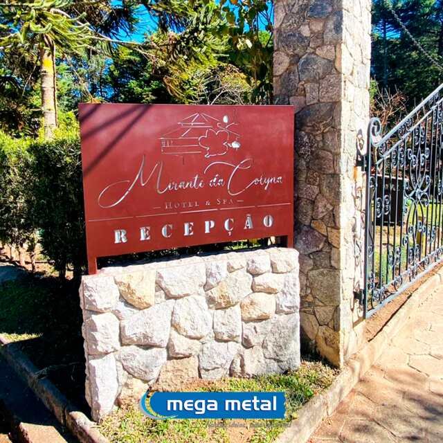 Comunicação Visual em chapa metálica cortada a laser pela Mega Metal