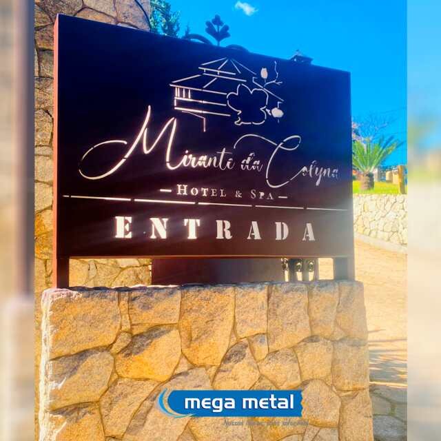 Comunicação Visual em chapa metálica cortada a laser pela Mega Metal