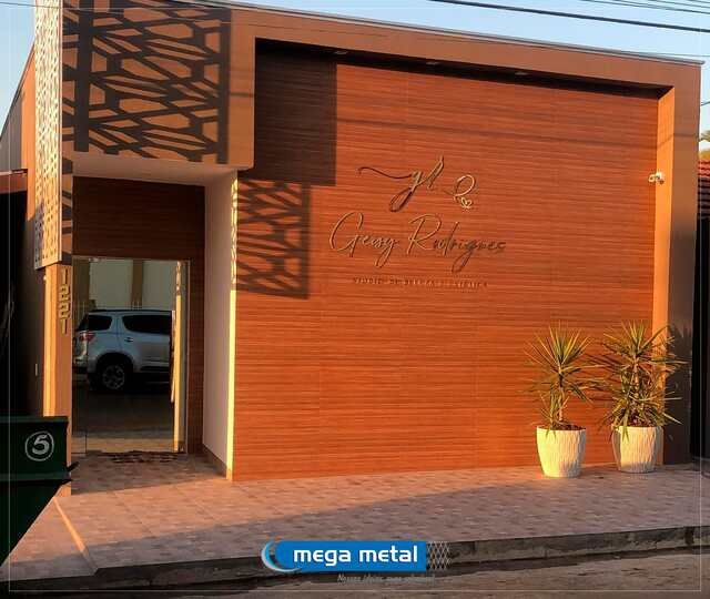 Painéis em chapa metálica cortada a laser pela Mega Metal